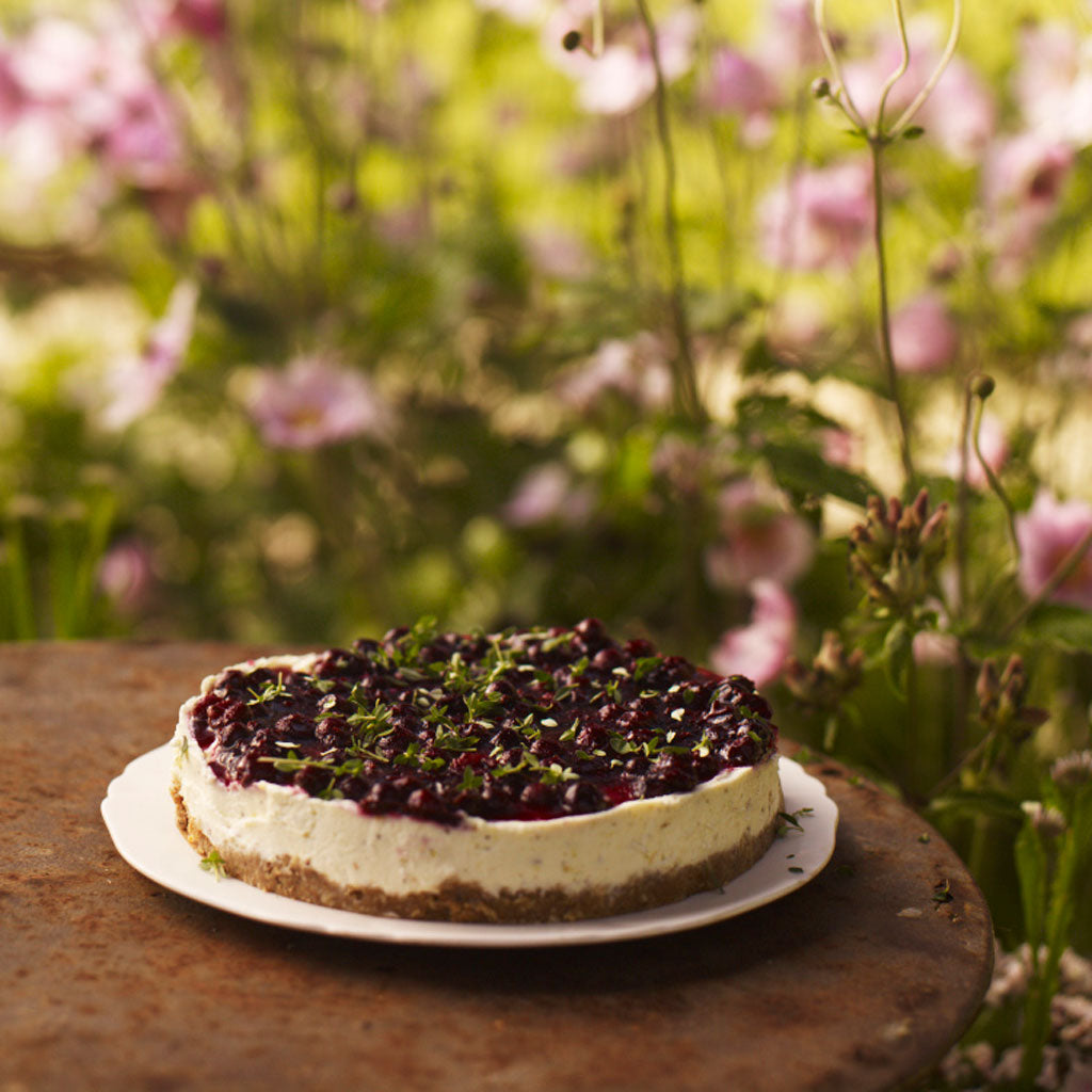 Blackcurrant and lemon cheesecake with fennel seed and lemon thyme