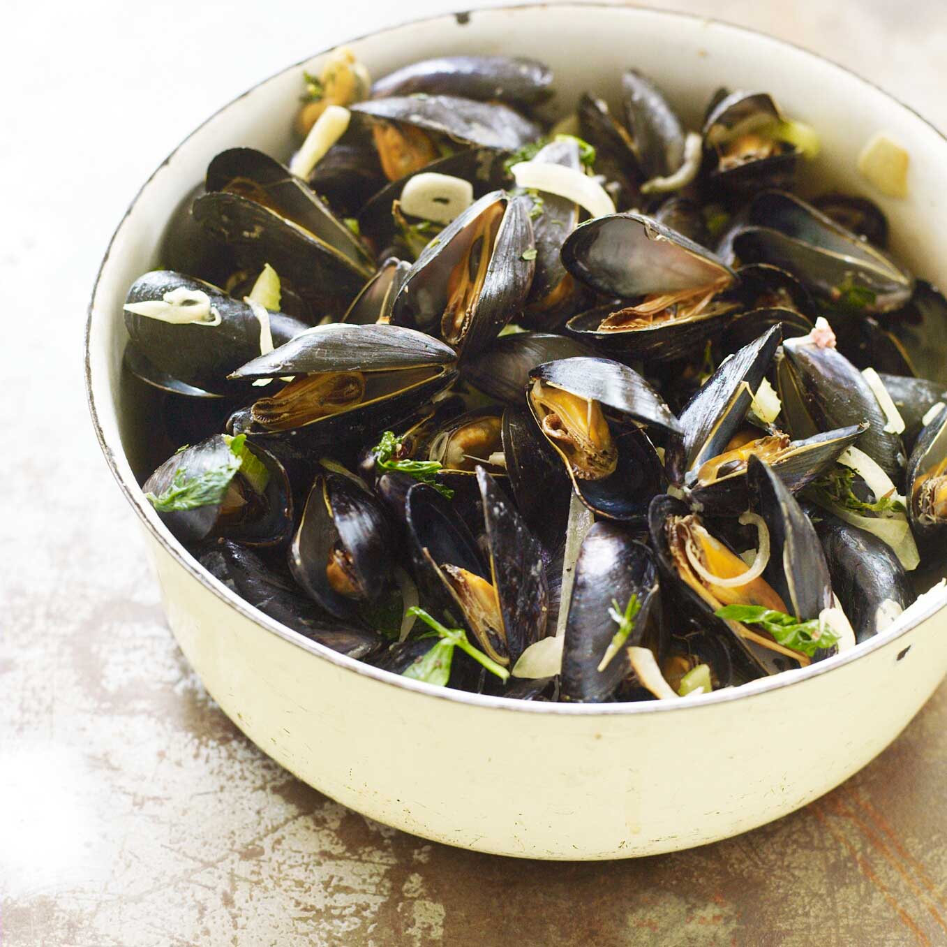 Mussels with lovage, celery & cream