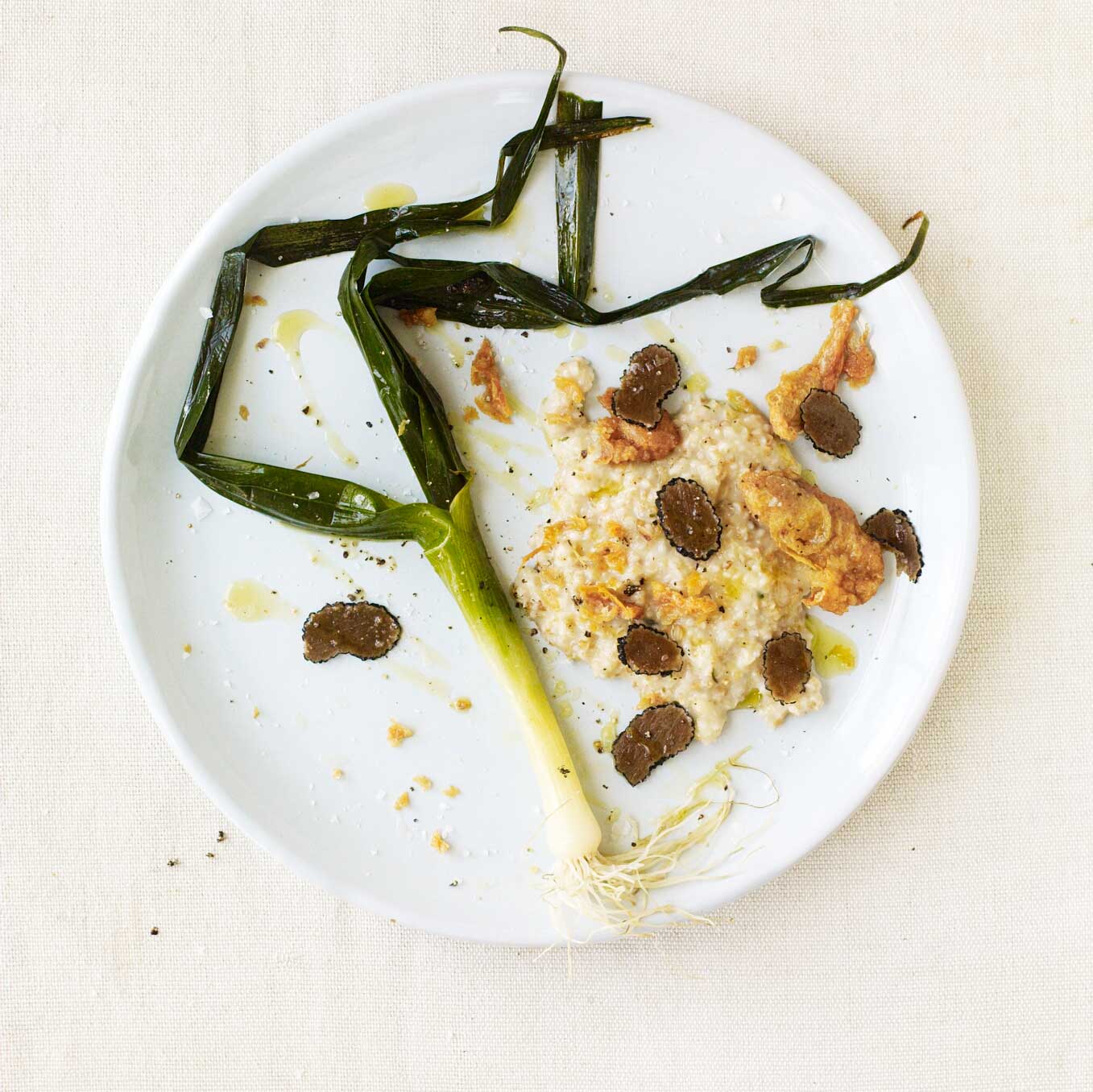 Oatmeal with chicken skin & leeks