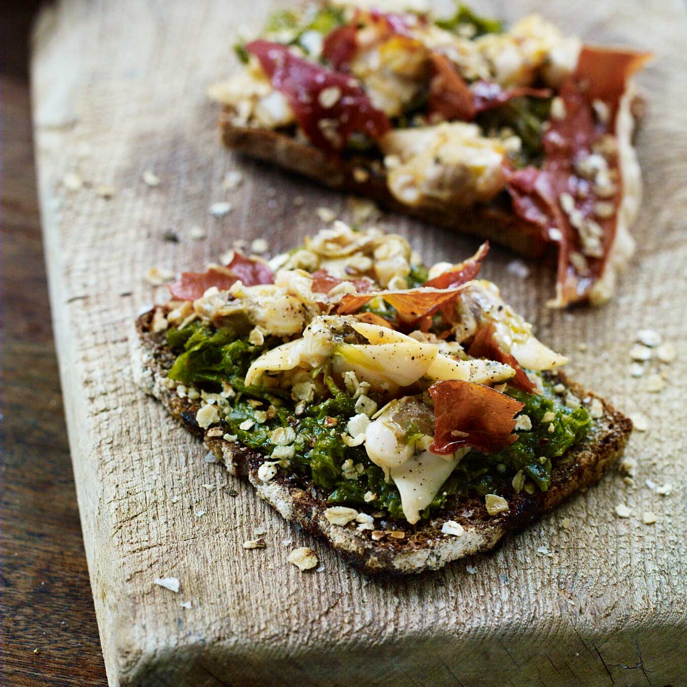 Laver bread with oats, clams & ham