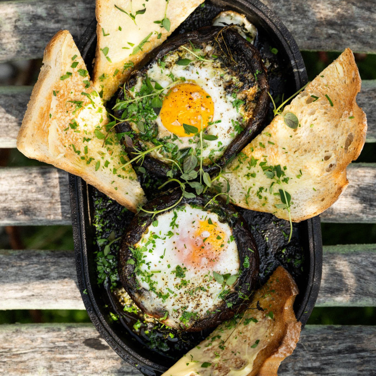 Portobello mushroom baked eggs