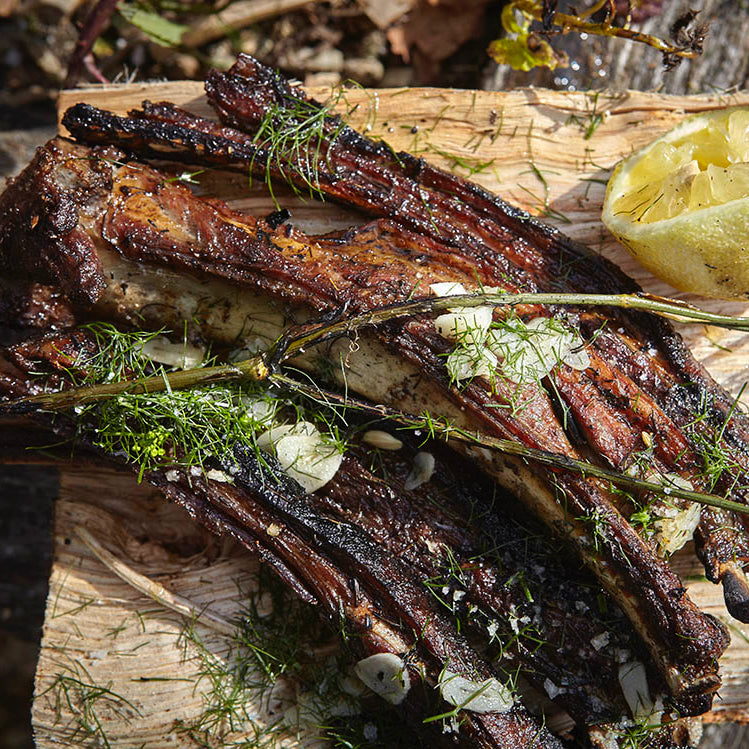 Lamb ribs with fennel, garlic and lemon