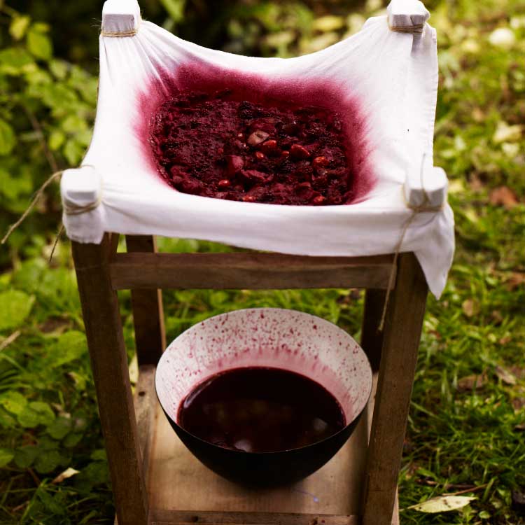 An autumn jelly for cheese or meat