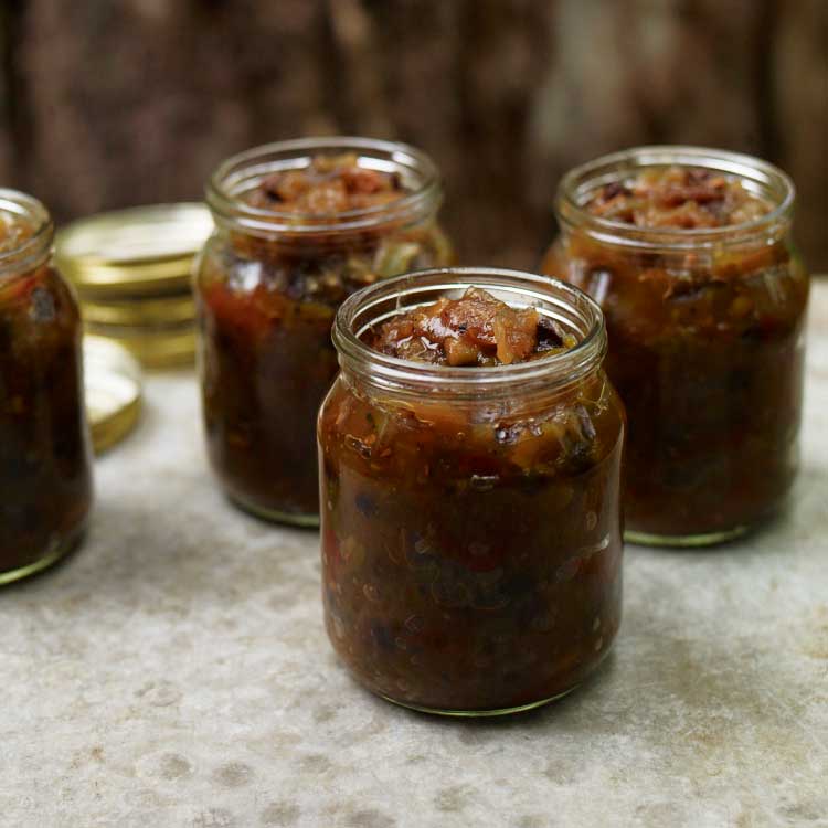 Bean and apple chutney