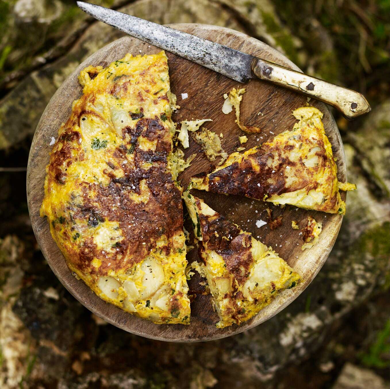 An omelette of new potatoes, smoked garlic, onions and cheddar