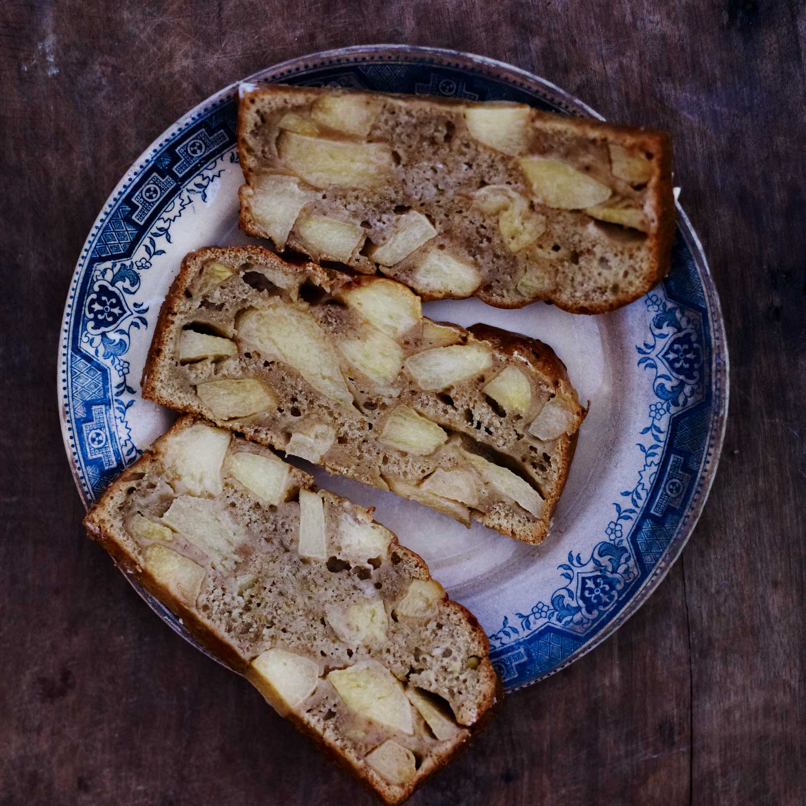 Quince tea cake