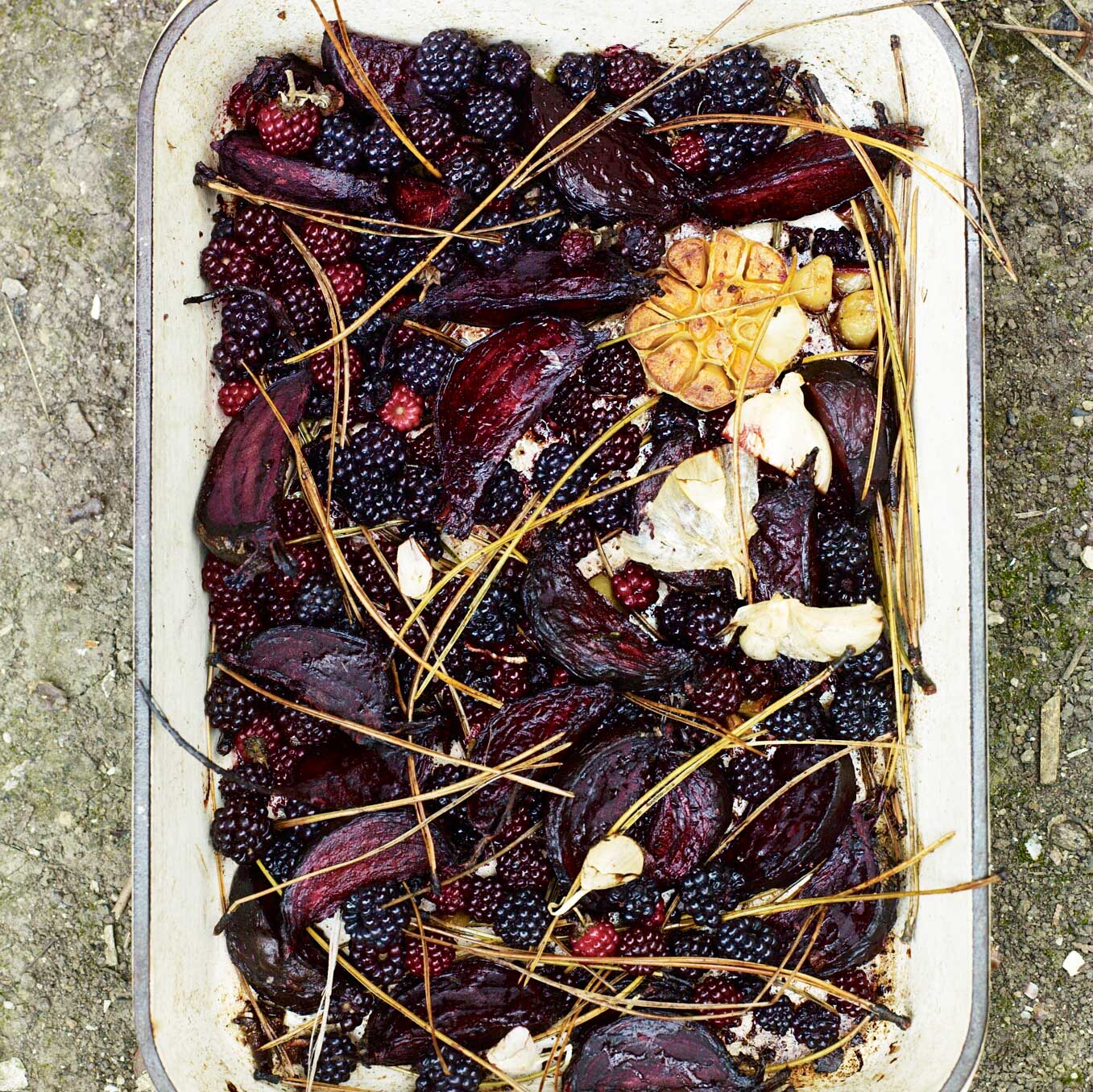 Blackberries with beetroot and pine