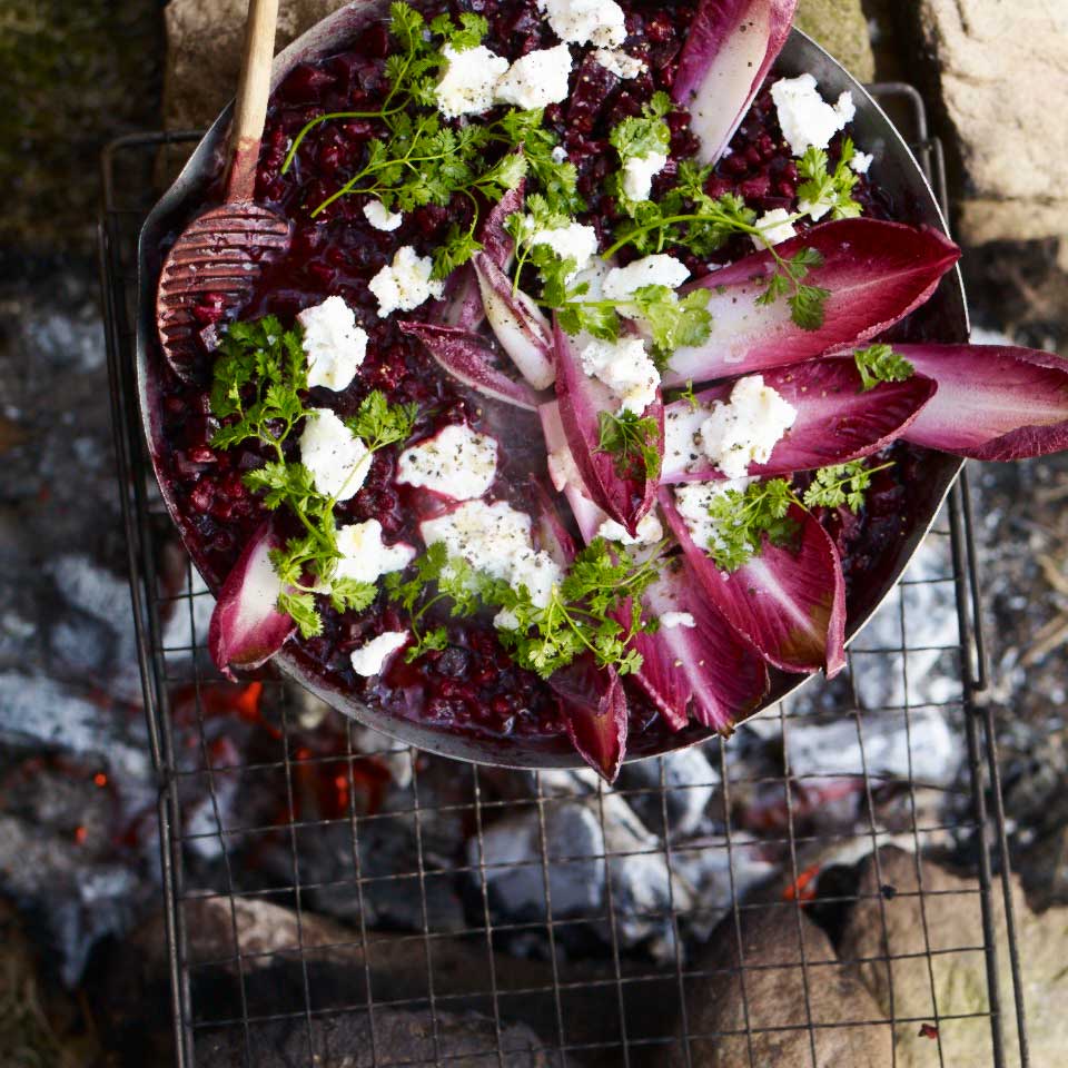 Beetroot speltotto with goat’s cheese and chicory