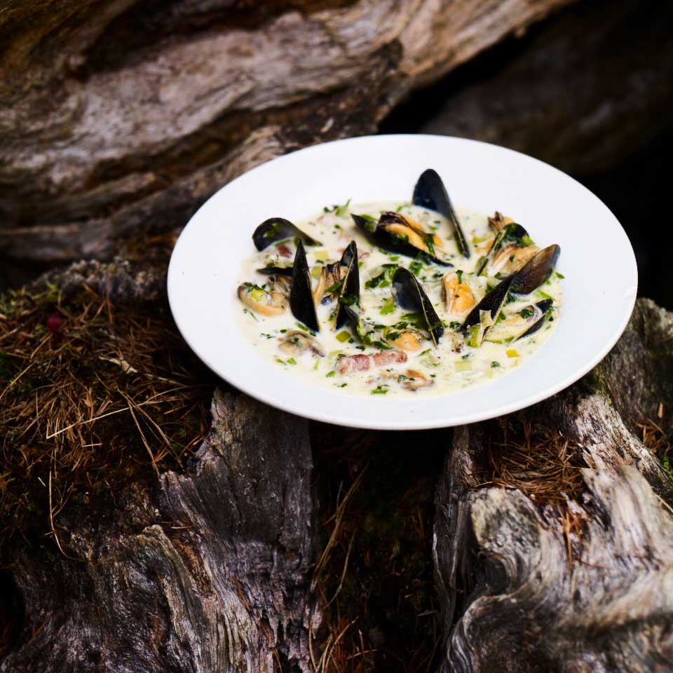 Mussel, bacon, chive and parsley soup