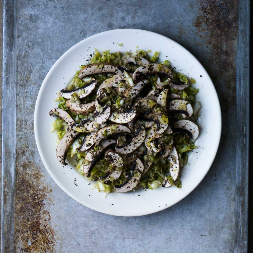 Salted cabbage salad with chestnut mushrooms and flaked seaweed
