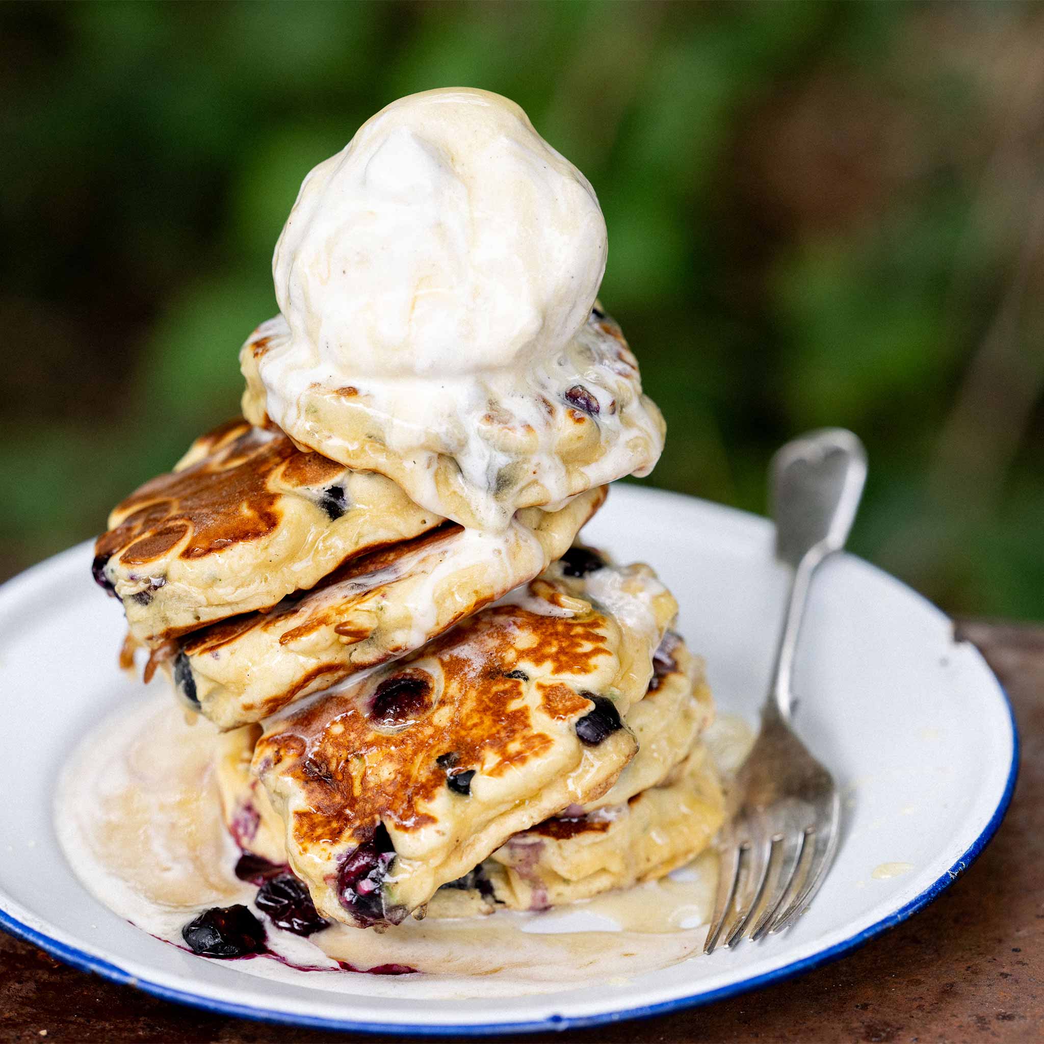 Blueberry pancakes with honey and thyme
