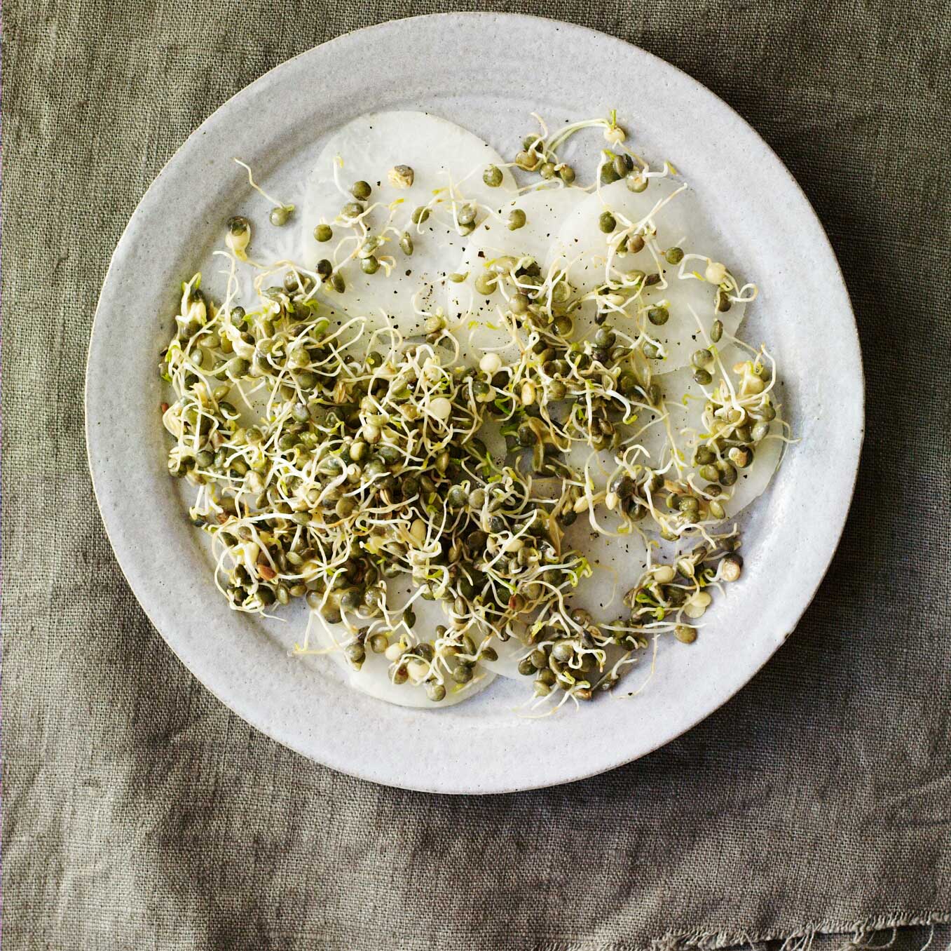 Kohlrabi & dressed sprouted puy lentils